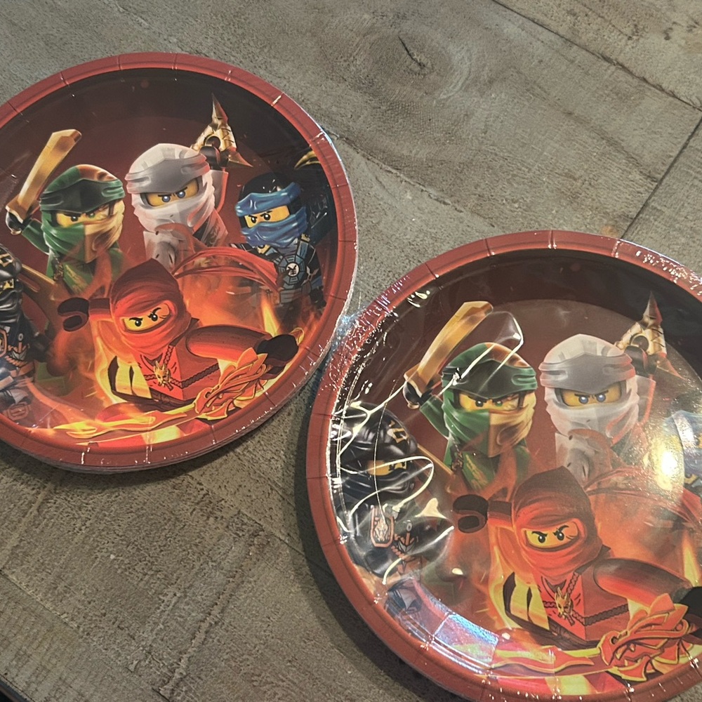 Ninja Warrior Party Plates - Red